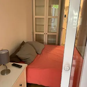 Apartamento Con Entrada Independiente Cerca A Ifema Y Aeropuerto, Madrid