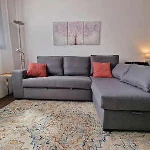 Apartamento Valdebebas Con Garaje Gimnasio Y Piscina, Madrid